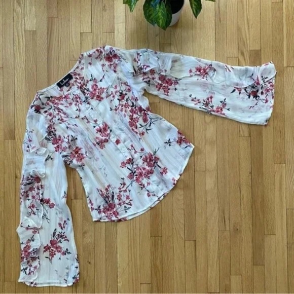 Lulus Tender Love White Floral Print Ruffled Sleeve Button-Up Blouse Size XS - Picture 2 of 12